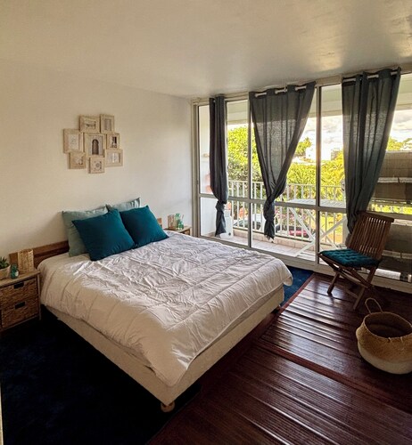Spacious apartment with pool, 5-minute walk from the beach