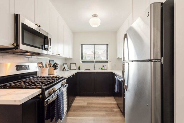 Fridge, microwave, oven, stovetop