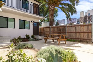 屋外ダイニングエリア