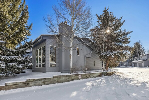 Exterior - Trail Ridge Retreat Sleeps 8 (Edwards)