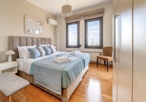5 bedrooms, iron/ironing board, travel cot, free WiFi - Villa Zoe - With 72m² Pool (Ierapetra)