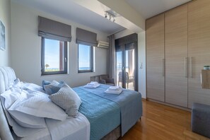 5 bedrooms, iron/ironing board, travel crib, free WiFi - Villa Zoe - With 72m² Pool (Ierapetra)