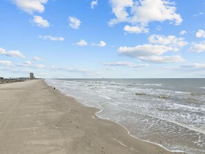 Chaise longue, serviettes de plage