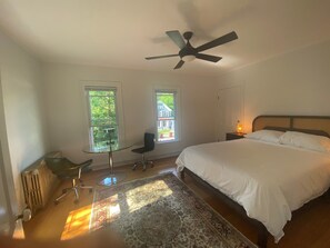 2 Schlafzimmer, Schreibtisch, Bügeleisen/Bügelbrett, kostenloses WLAN