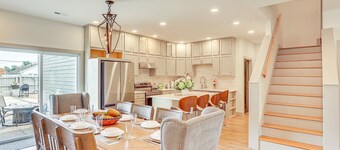 1 Mi to Downtown New Albany Home