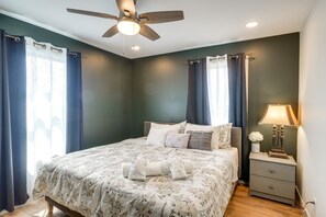 4 bedrooms, iron/ironing board, WiFi