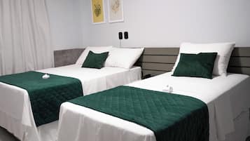 標準三人房 | 筆電工作空間、免費無線上網