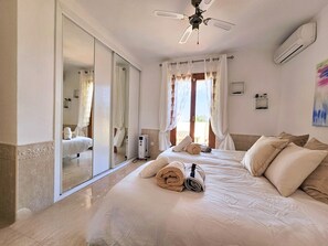 2 habitaciones, tabla de planchar con plancha, wifi y ropa de cama