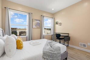 2 bedrooms, iron/ironing board, WiFi, bed sheets - Modern 2Bed 2Bath w/ parking in Excelsior District (San Francisco)