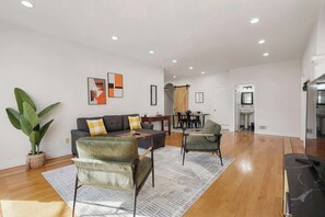 TV - Spacious 3BR1.5 Bath 2nd Floor in San Francisco (San Francisco)