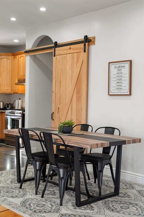 Dining - Spacious 3BR1.5 Bath 2nd Floor in San Francisco (San Francisco)