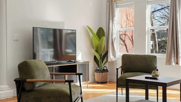 TV - Spacious 3BR1.5 Bath 2nd Floor in San Francisco (San Francisco)