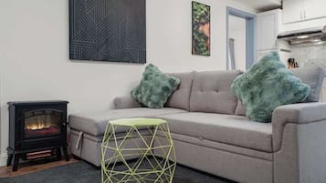 TV, fireplace, offices