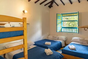 3 bedrooms, iron/ironing board, WiFi, bed sheets