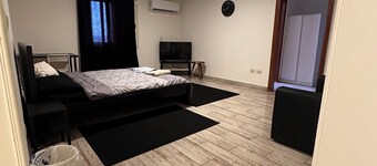Spacious 6-bedroom apartment with WiFi, AC in fantastic Cairo Governorate