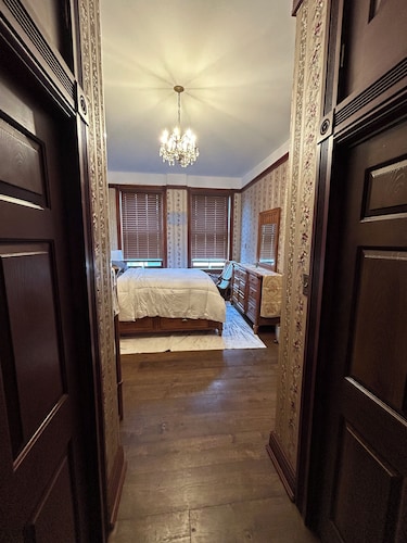 Spacious 3-bedroom apartment with WiFi, AC in charming Ripley