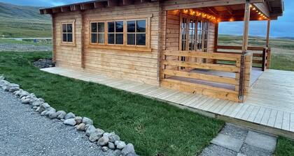 Cozy Cottage on Hillside with Breathtaking Mountain Views, 3 mins from Route 1