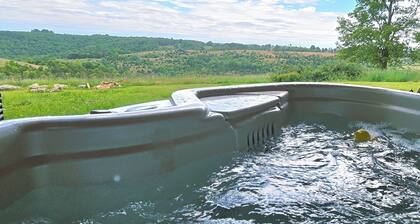 Welcome to the Bunkhouse!
Western inspired container home close to Bull Shoals