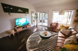 Smart TV, futbolito, tenis de mesa y libros 