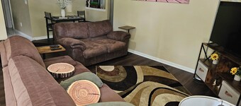 Relaxing Retreat  House on Chateau Lane 2 Bed/2 Bath near FSU and FL Capital