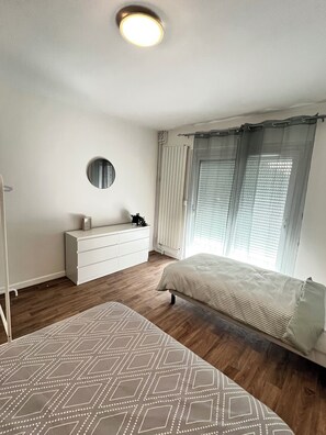 7 bedrooms, iron/ironing board, free WiFi, bed sheets