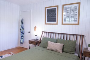 2 bedrooms, WiFi - Welcome to Rainbow at Folly House – Your Beachside Retreat Near Charleston! (Folly Beach)