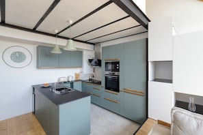 Fridge, microwave, oven, dishwasher