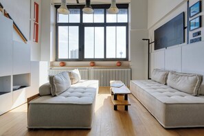 TV, books