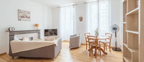 Smart-tv, bøger, kontorer