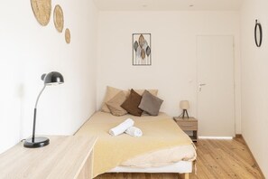 1 bedroom, desk, iron/ironing board, travel crib - Le Douillet Béarnais : Cozy, Centre & Parking (4p) (Pau)