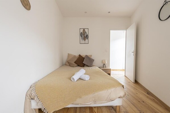 1 bedroom, desk, iron/ironing board, travel cot