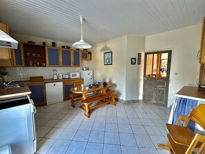 Réfrigérateur, four, lave-vaisselle, grille-pain