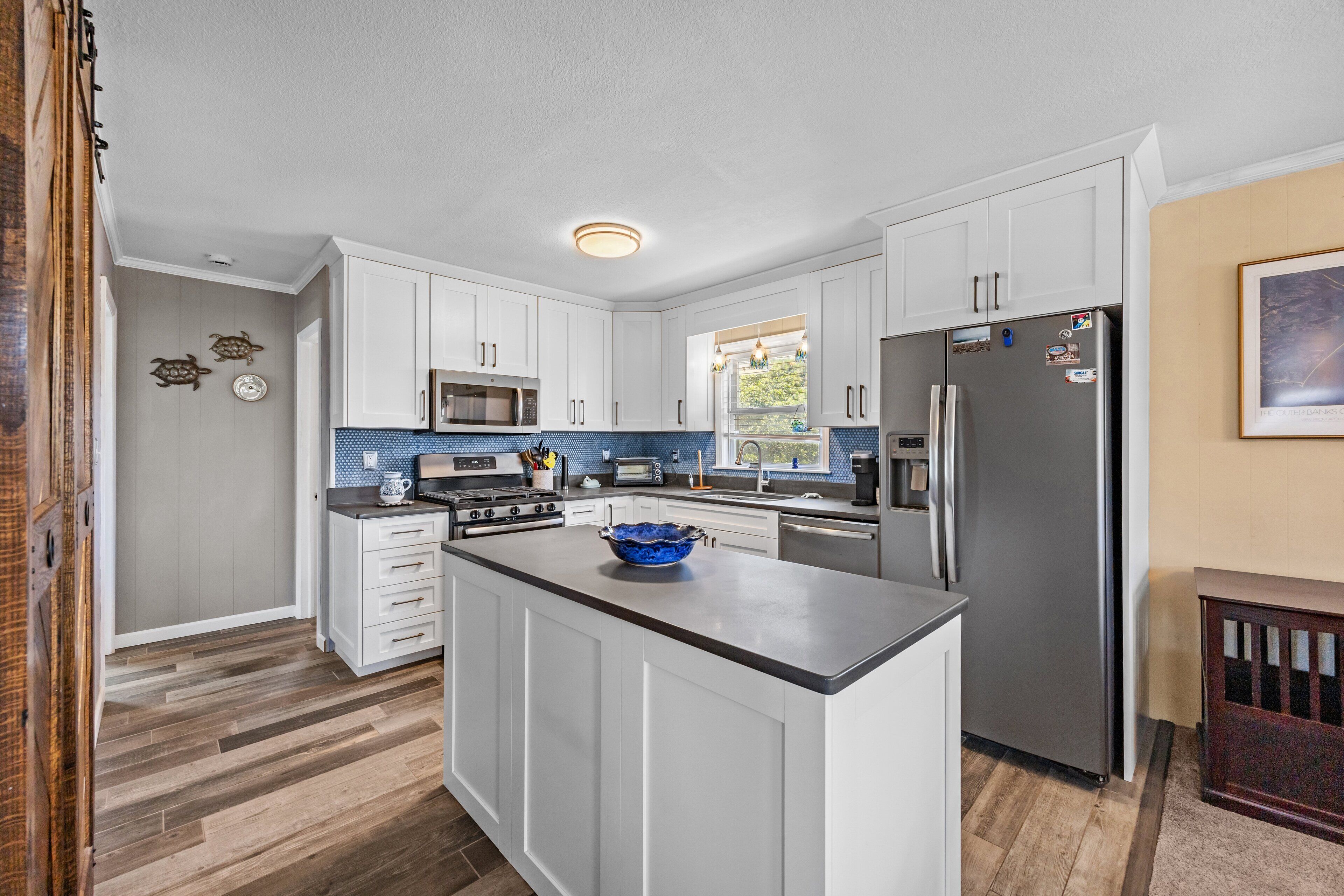 冰箱、微波炉、烤箱、炉灶