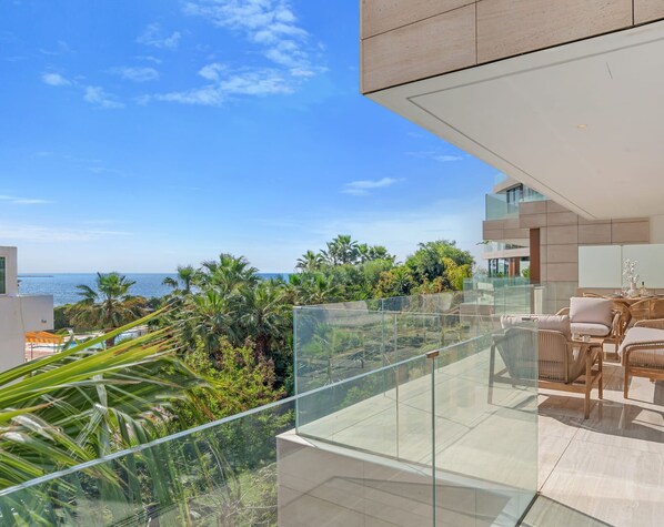 Outdoor dining - Sapphire | Sea view - pool - terrace (Estepona)