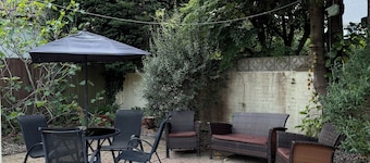 Family Home on a secluded plot *5 minute drive to Sanbanks/ Branksome Beaches*