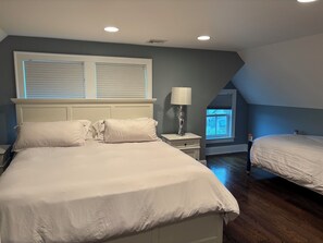 5 bedrooms, desk, iron/ironing board, free WiFi