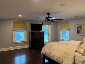 5 bedrooms, desk, iron/ironing board, free WiFi