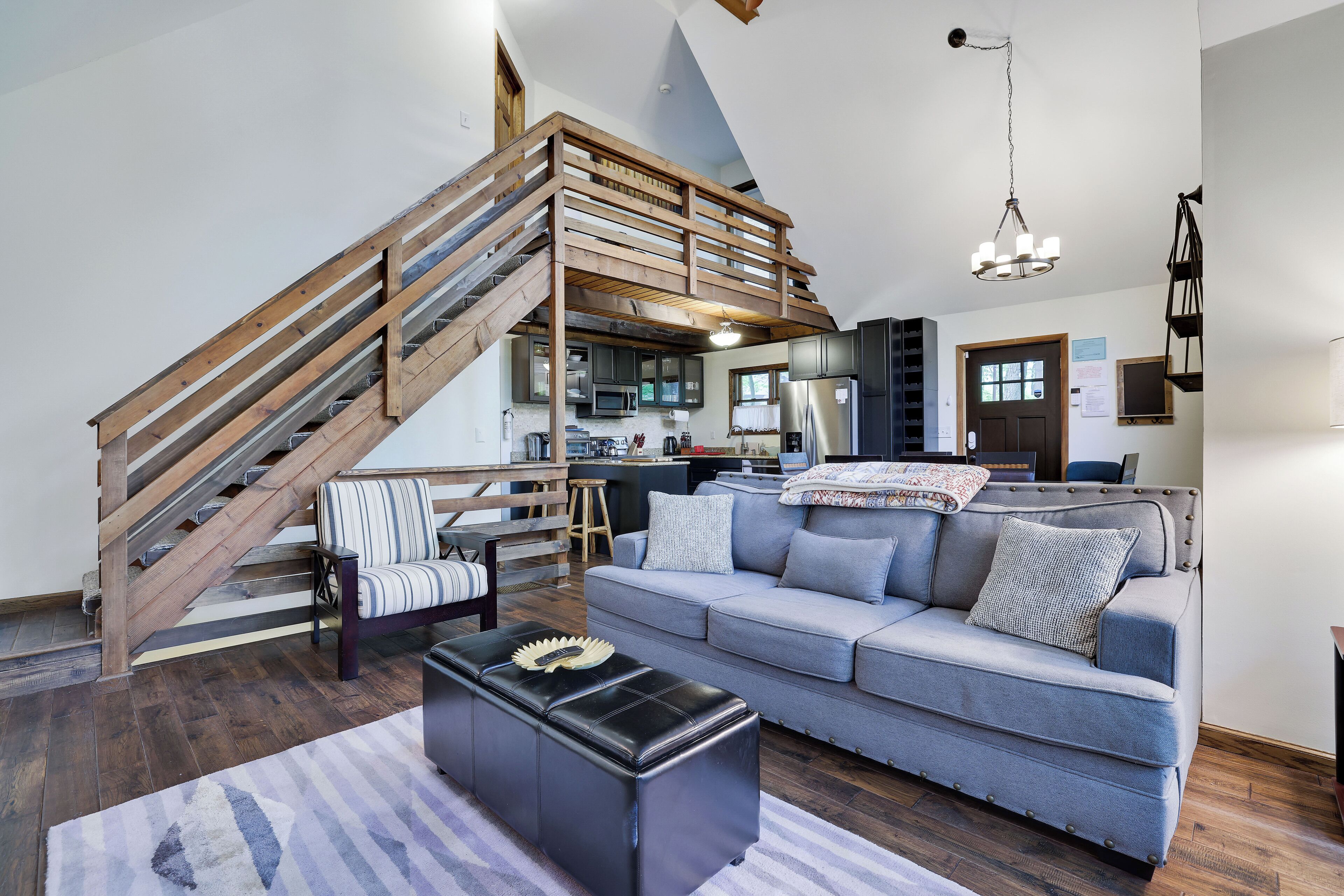 Téléviseur connecté, foyer, table de baby-foot