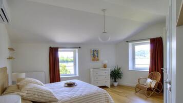 1 bedroom, iron/ironing board, travel crib, free WiFi