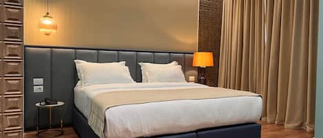 Deluxe Triple Room | Egyptian cotton sheets, premium bedding, memory foam beds, minibar