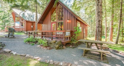 Beautiful Cabin With Partial Views of Mt. Adams
