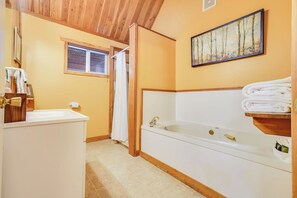 Doccia, vasca idromassaggio, asciugacapelli