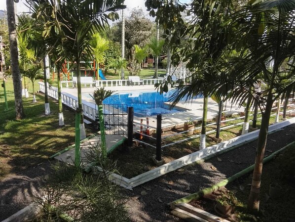 Pool - Beautiful 9-bedroom bed & breakfast in adorable Pereira (Pereira)