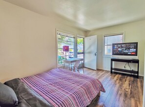 1 bedroom, desk, WiFi, bed sheets