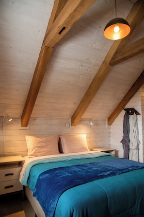 3 bedrooms, desk, free WiFi, bed sheets