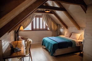 3 bedrooms, desk, free WiFi, bed sheets