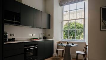 Fridge, microwave, oven, coffee/tea maker