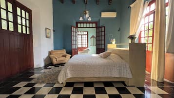 4 chambres, bureau, fer et planche Ă  repasser, Wi-Fi gratuit