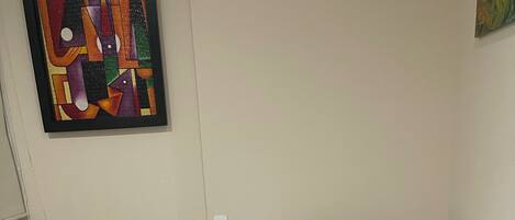 3 bedrooms, iron/ironing board, bed sheets