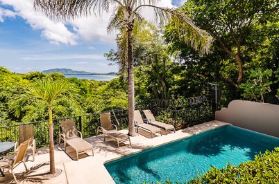 Sunset Hill Oceanview Oasis, 5 min walk to beach, restaurants, nightlife; Pool